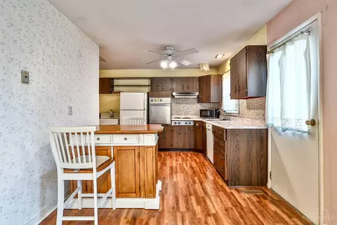 Kitchen - 1021 Newcastle Dr, Cincinnati, OH 45231 photo 1 of 3