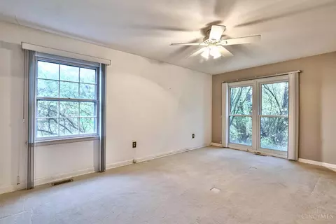 Bedroom - 1021 Newcastle Dr, Cincinnati, OH 45231 photo 1 of 6