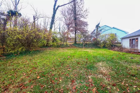 Exterior - 1021 Newcastle Dr, Cincinnati, OH 45231 photo 7 of 8