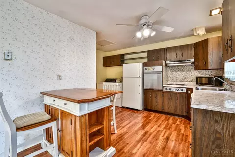 Kitchen - 1021 Newcastle Dr, Cincinnati, OH 45231 photo 2 of 3