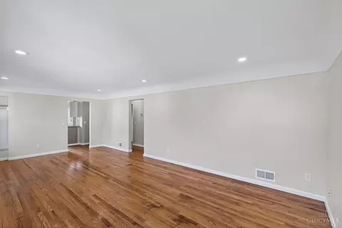 Living - 8663 Mockingbird Ln, Cincinnati, OH 45231 photo 1 of 3