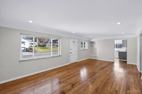 Living - 8663 Mockingbird Ln, Cincinnati, OH 45231 photo 2 of 3