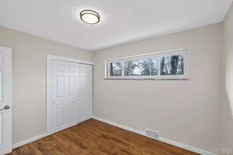 Bedroom - 8663 Mockingbird Ln, Cincinnati, OH 45231 photo 4 of 6