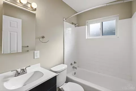 Bath - 8663 Mockingbird Ln, Cincinnati, OH 45231 photo 1 of 2