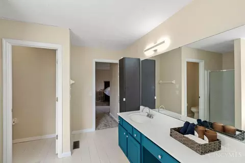 Bath - 11969 Winston Cir, Forest Park, OH 45240 photo 1 of 4