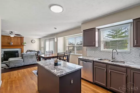 Kitchen - 11969 Winston Cir, Forest Park, OH 45240 photo 4 of 4