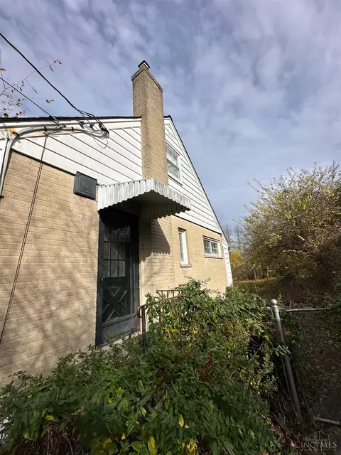 Exterior - 1122 Alcliff Ln, Cincinnati, OH 45238 photo 2 of 2