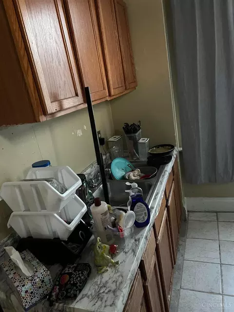 Kitchen - 4338 Vine St, Saint Bernard, OH 45217 photo 3 of 3