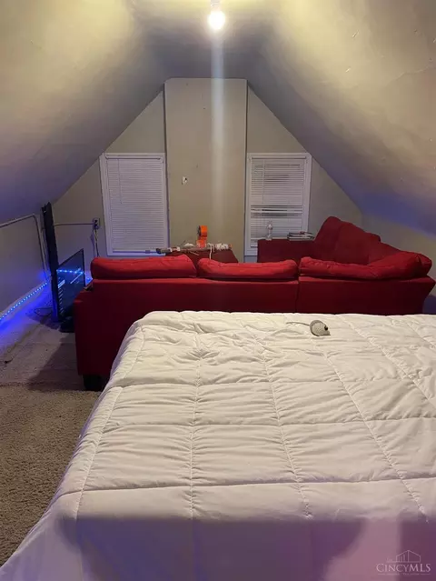 Bedroom - 4338 Vine St, Saint Bernard, OH 45217 photo 2 of 2