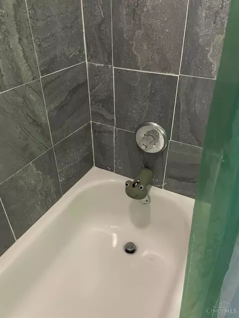 Bath - 4338 Vine St, Saint Bernard, OH 45217 photo 4 of 4