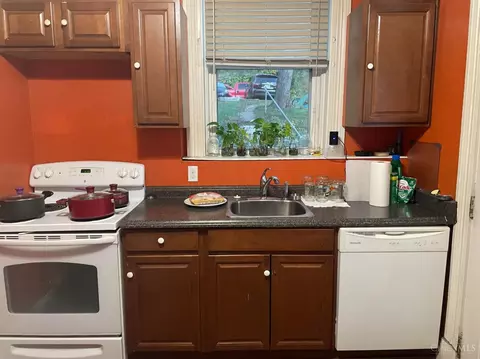 Kitchen - 4338 Vine St, Saint Bernard, OH 45217 photo 1 of 3
