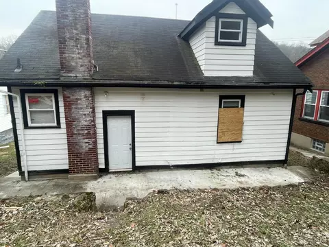 Exterior - 2040 Queen City Ave, Cincinnati, OH 45214 photo 2 of 3