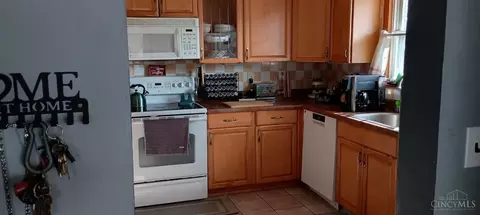 Kitchen - 798 Mark Ave, Hamilton, OH 45013 photo 1 of 2