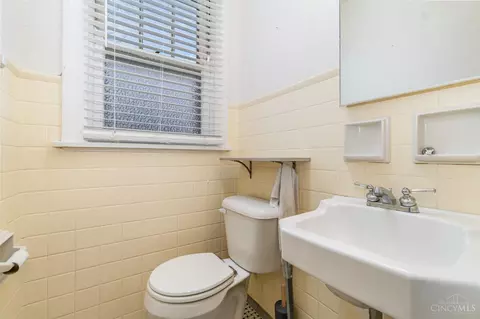 Bath - 1237 Carson Ave, Cincinnati, OH 45205 photo 1 of 2