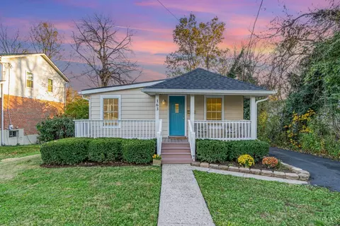 163 Washington Ave, Glendale, OH 45246