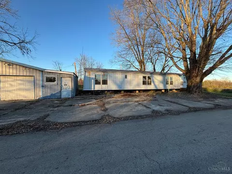 17 Nixon Ave, Peebles, OH 45660