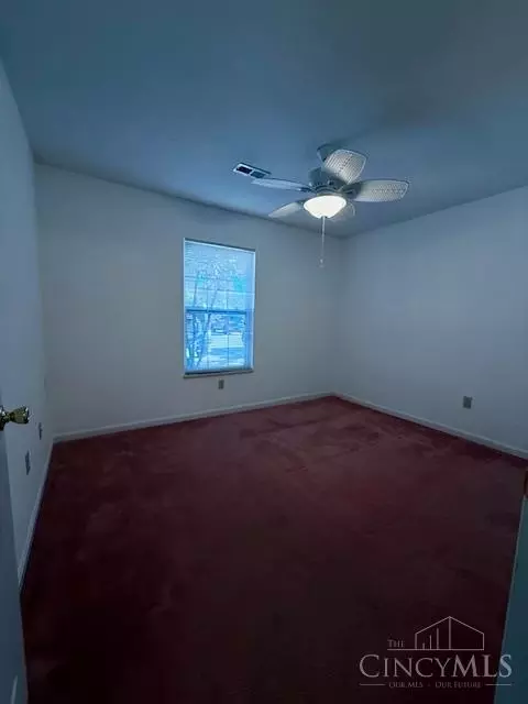 Bedroom - 611 Covedale Ave, Cincinnati, OH 45238 photo 1 of 1