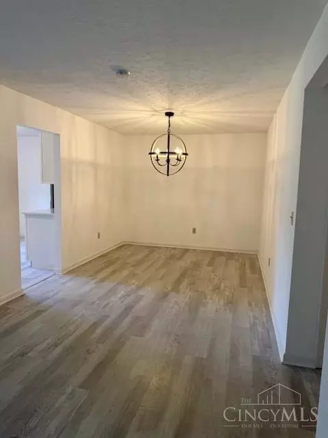 Dining - 611 Covedale Ave, Cincinnati, OH 45238 photo 3 of 3