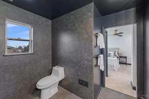 Bath - 1627 Jonathan Ave, Cincinnati, OH 45207 photo 3 of 4