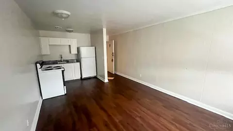 Living - 2109 Harrison Ave, Cincinnati, OH 45214 photo 6 of 10