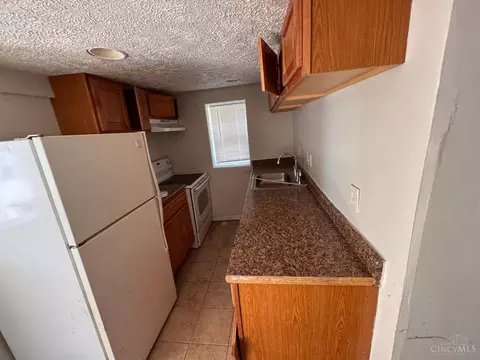 Kitchen - 2048 Fourth Ave, Cincinnati, OH 45224 photo 5 of 5