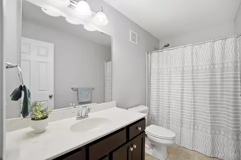 Bath - 505 Conrad Dr, Cincinnati, OH 45231 photo 6 of 9
