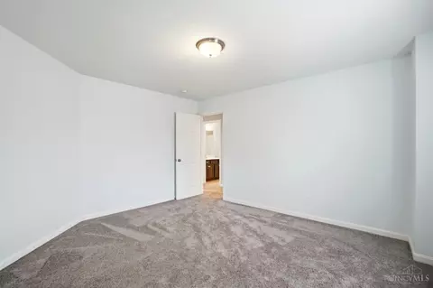 Bedroom - 505 Conrad Dr, Cincinnati, OH 45231 photo 4 of 9