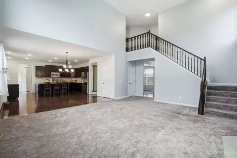 Living - 505 Conrad Dr, Cincinnati, OH 45231 photo 6 of 8