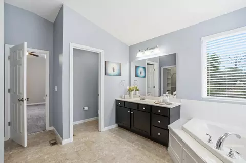Bath - 505 Conrad Dr, Cincinnati, OH 45231 photo 5 of 9