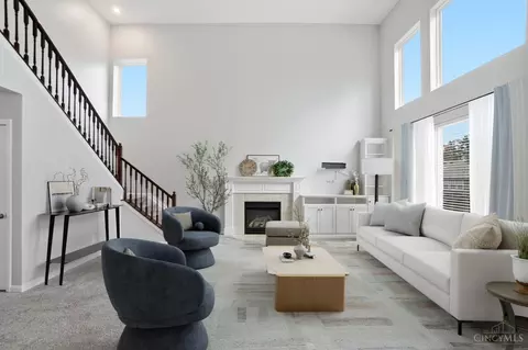 Living - 505 Conrad Dr, Cincinnati, OH 45231 photo 3 of 8