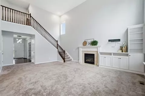 Living - 505 Conrad Dr, Cincinnati, OH 45231 photo 5 of 8