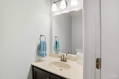 Bath - 505 Conrad Dr, Cincinnati, OH 45231 photo 1 of 9
