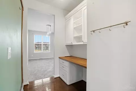 Entry Way - 505 Conrad Dr, Cincinnati, OH 45231 photo 6 of 7