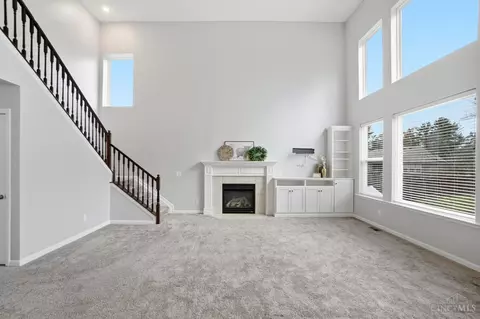 Living - 505 Conrad Dr, Cincinnati, OH 45231 photo 2 of 8