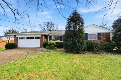 7958 Crest Acres Dr, Mason, OH 45040