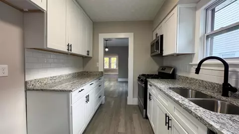Kitchen - 6949 Cambridge Ave, Mariemont, OH 45227 photo 3 of 3