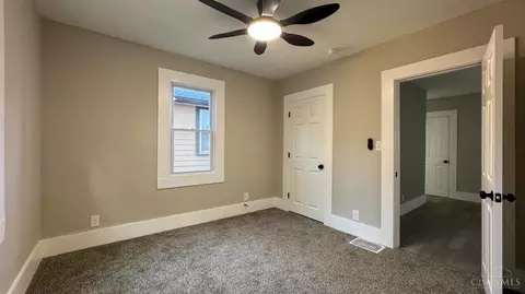 Bedroom - 6949 Cambridge Ave, Mariemont, OH 45227 photo 2 of 4