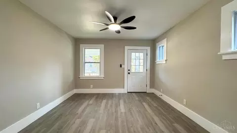 Living - 6949 Cambridge Ave, Mariemont, OH 45227 photo 1 of 10