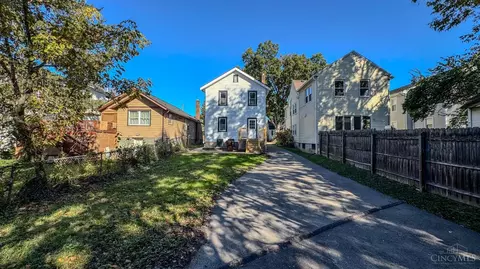 Exterior - 6949 Cambridge Ave, Mariemont, OH 45227 photo 3 of 4