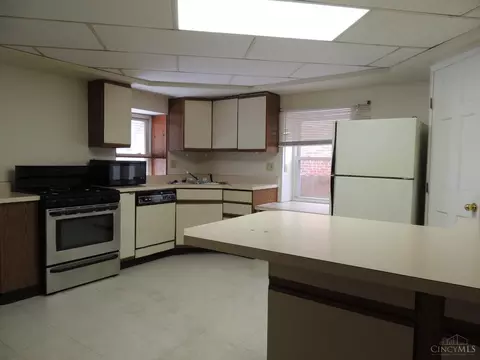Kitchen - 17 Maple St, Reading, OH 45215 photo 4 of 7
