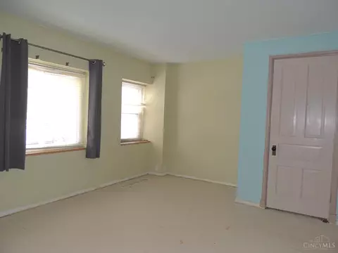 Bedroom - 17 Maple St, Reading, OH 45215 photo 9 of 10