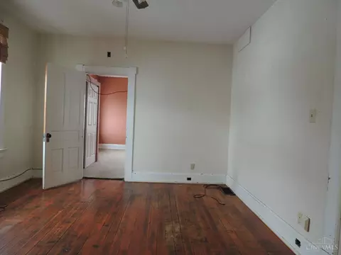 Bedroom - 17 Maple St, Reading, OH 45215 photo 2 of 10