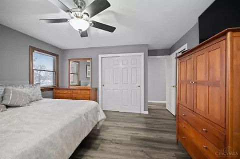 Bedroom - 7368 Pickway Dr, Cincinnati, OH 45233 photo 2 of 5