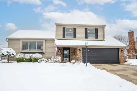 Exterior - 7368 Pickway Dr, Cincinnati, OH 45233 photo 2 of 5