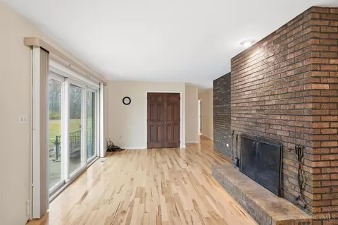 Living - 4054 Foster Maineville Rd, Morrow, OH 45152 photo 5 of 5