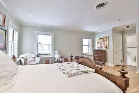 Bedroom - 9675 Cunningham Rd, Cincinnati, OH 45243 photo 6 of 12