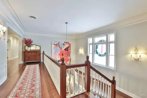 Entry Way - 9675 Cunningham Rd, Cincinnati, OH 45243 photo 4 of 6