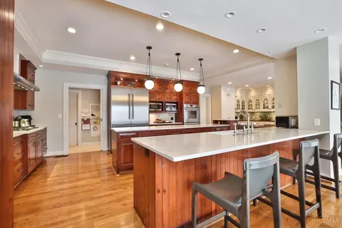 Kitchen - 9675 Cunningham Rd, Cincinnati, OH 45243 photo 3 of 9