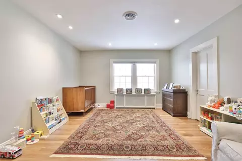 Bedroom - 9675 Cunningham Rd, Cincinnati, OH 45243 photo 7 of 12