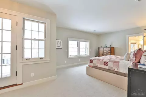 Bedroom - 9675 Cunningham Rd, Cincinnati, OH 45243 photo 9 of 12